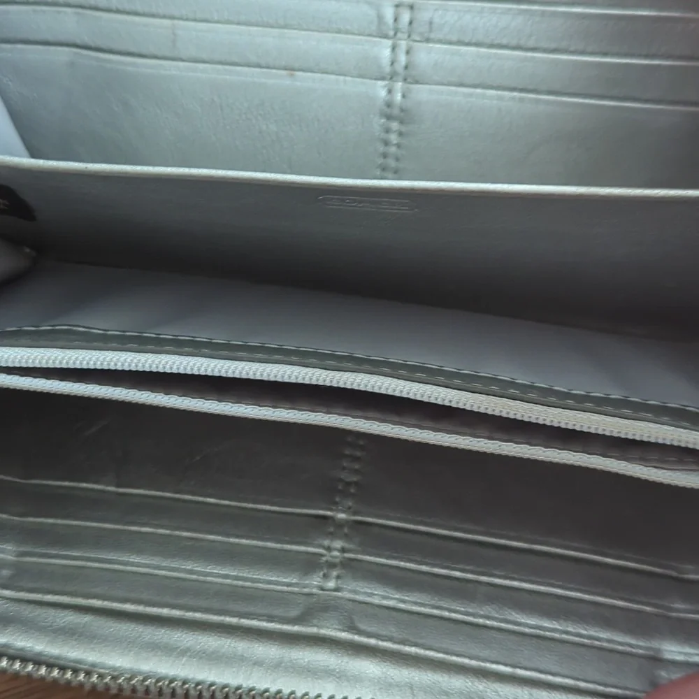 Coach wallets - Picture 9 of 16